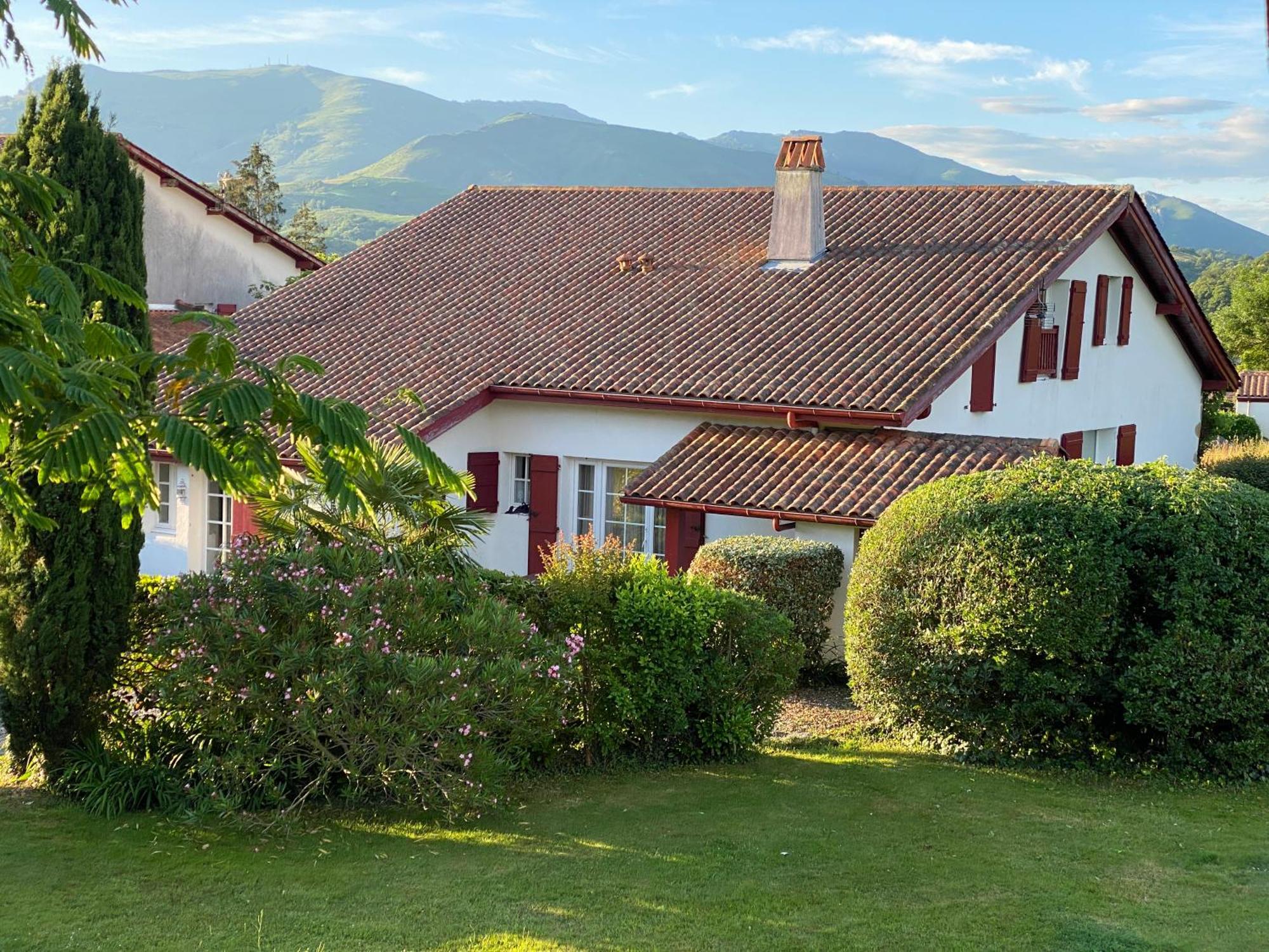 Baskoparadis I Eco-Gites I Calme I Vue I Anes I Jardin I Montagne I Nature Louhossoa Oda fotoğraf